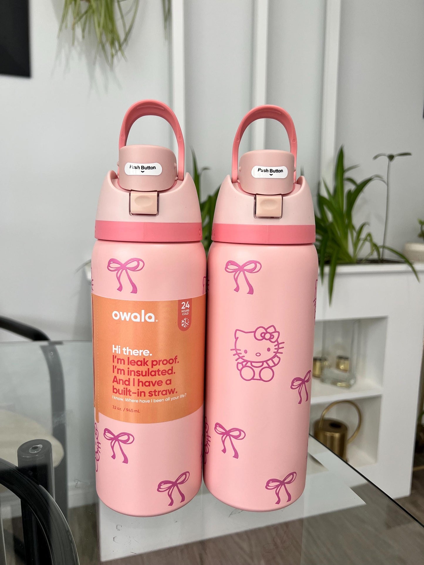 Kitty Owala Water Bottle 32 oz: Hello kawaii Kitty design, personalized Name Engraved, Sanrio inspired gift, Croquette bows, Tea time