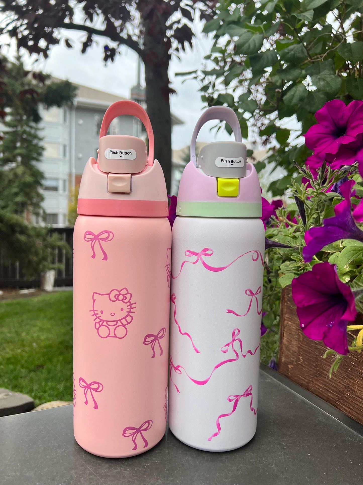 Kitty Owala Water Bottle 32 oz: Hello kawaii Kitty design, personalized Name Engraved, Sanrio inspired gift, Croquette bows, Tea time